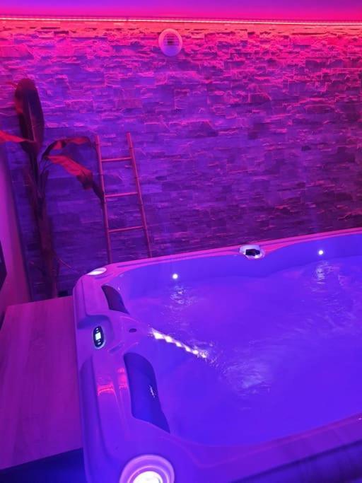 Superbe Appartement Avec Jacuzzi Et Exterieur แปร์ปินญอง ภายนอก รูปภาพ
