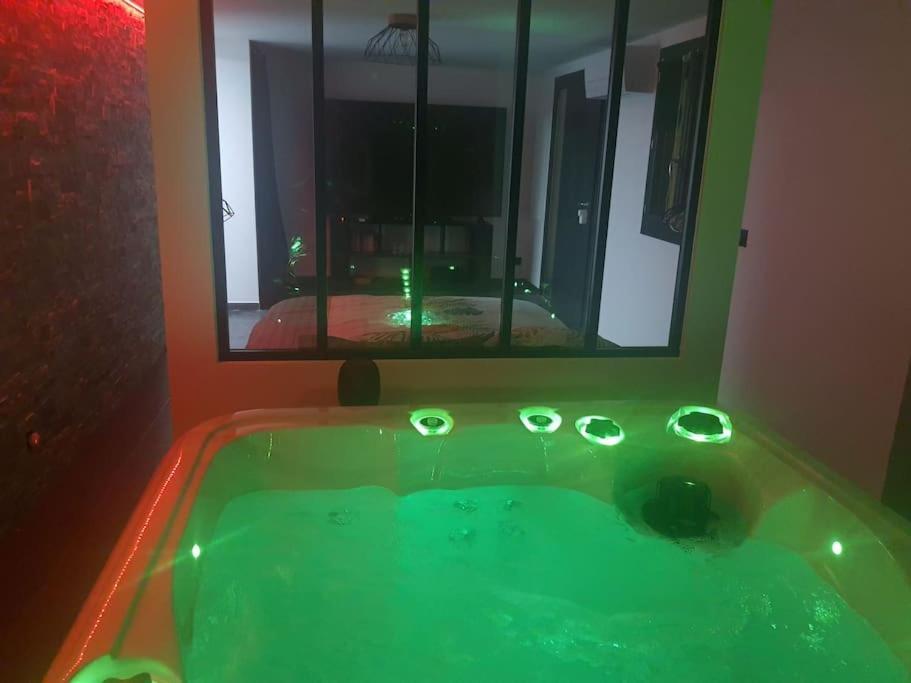 Superbe Appartement Avec Jacuzzi Et Exterieur แปร์ปินญอง ภายนอก รูปภาพ